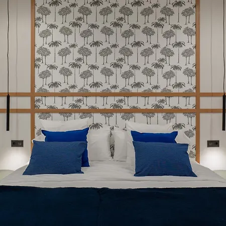 Premium With Parking By Aston