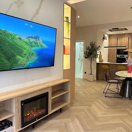 Apartment Premium With Parking By Aston