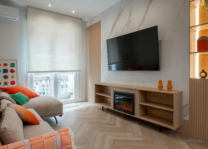 Premium With Parking By Aston Apartment *