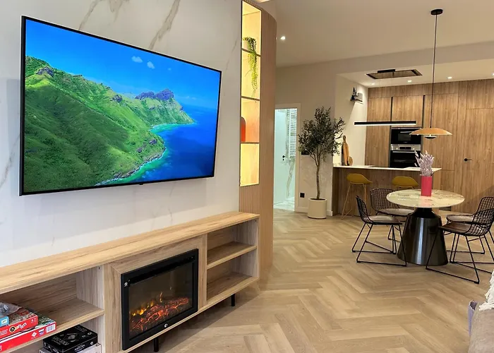 Apartment Premium With Parking By Aston