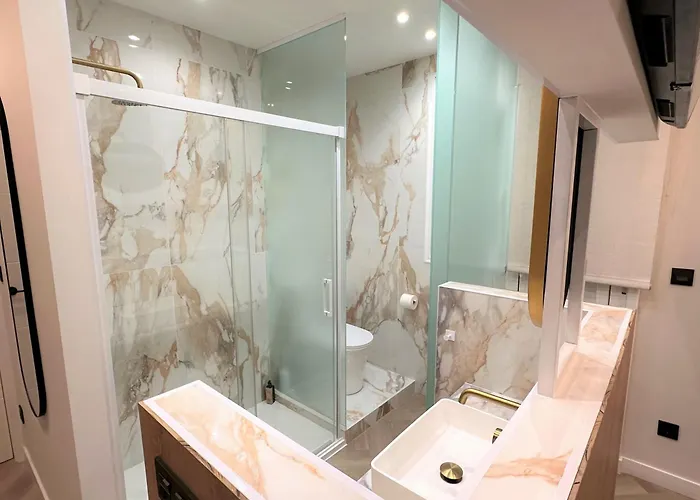 Apartment Premium With Parking By Aston