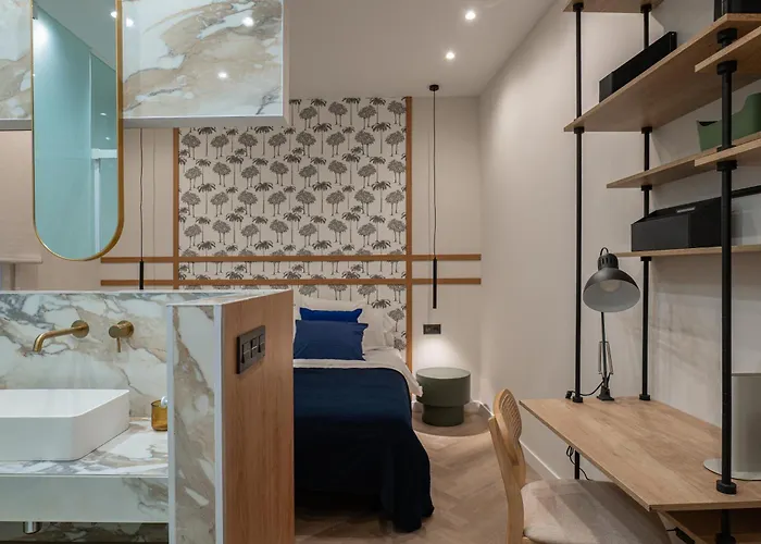 Premium With Parking By Aston *