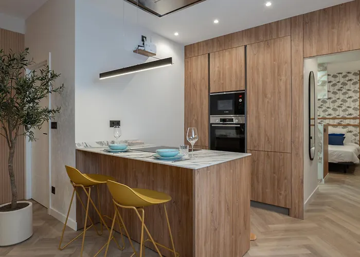 Premium With Parking By Aston